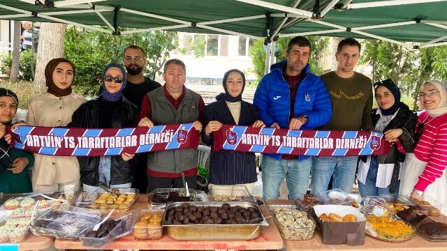 AÇÜ’lü öğrencilerden depremzedeler yararına kermes