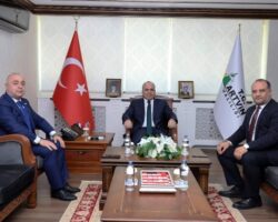 Vali Ünsal, Dış Ekonomik İlişkiler Kurulu (DEİK) Türkiye- Gürcistan İş Konseyi Başkanı ve Gürcistan Uluslararası Yatırımcılar Derneği Başkanı Çalışkan’ı kabul etti