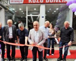 Borçka’da Yusufeli Kuzu Döner Salonu Açıldı