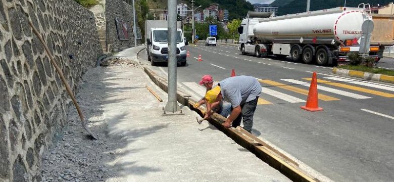 B.B.B. Kaldırım Çalışmaları Tüm Hızıyla Devam Ediyor