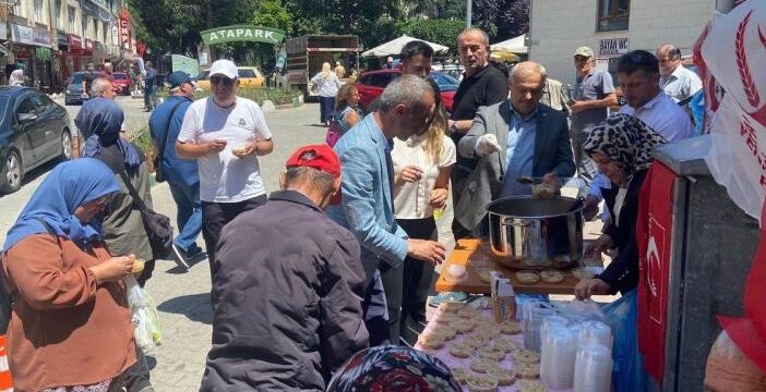 YRP Aşure Dağıttı