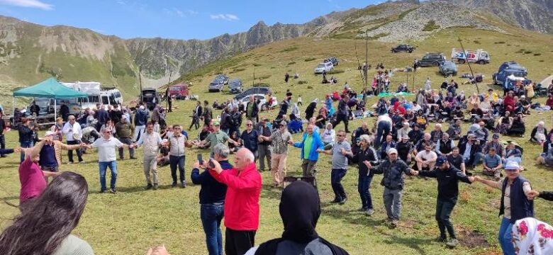 Macahel Saf Kafkas Arı ve Bal Yayla Şenliği Yapıldı