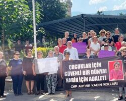 Korumalı: CHP Artvin İl Kadın Kolları, Dünya Çocuk Hakları Günü hakkında basın açıklaması yaptı