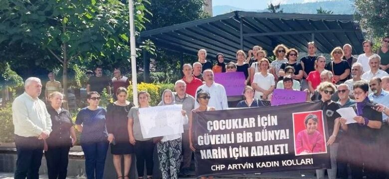 Korumalı: CHP Artvin İl Kadın Kolları, Dünya Çocuk Hakları Günü hakkında basın açıklaması yaptı