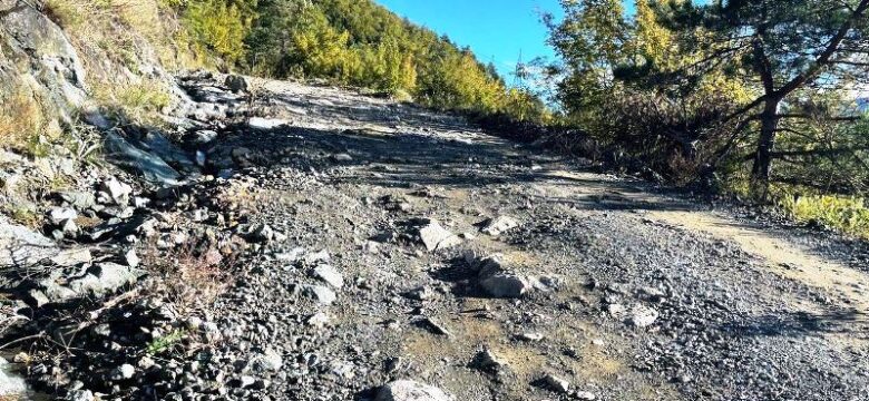 Korumalı: İbrikli Köyü Esentepe Mahallesi Yolu İlgi Bekliyor