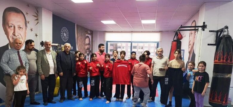 Korumalı: Spor Hizmetleri Müdürü Yılmaztürk, Borçka’da Muaythai sporcularını ziyaret etti