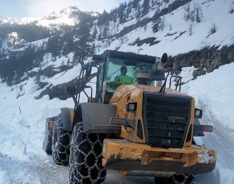 Korumalı: Artvin genelinde 245 köy yolu yoğun kar yağışından dolayı kapalı