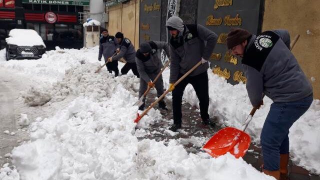 Korumalı: Belediye Başkanı Orhan, “aşırı kar yağışı nedeniyle kapanan yollar için tüm ekibimiz sahada”