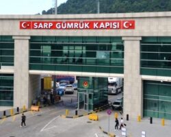 Korumalı: Sarp Sınır Kapısı’nda araç giriş çıkışı geçici olarak durduruldu